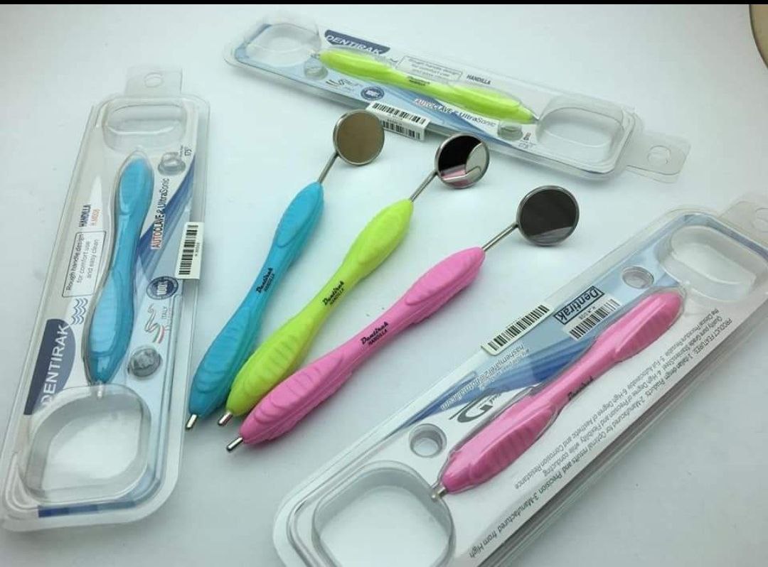 Sillicon handle mirror